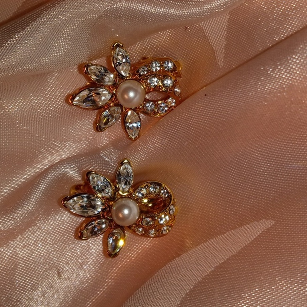 Vintage clip-on earrings